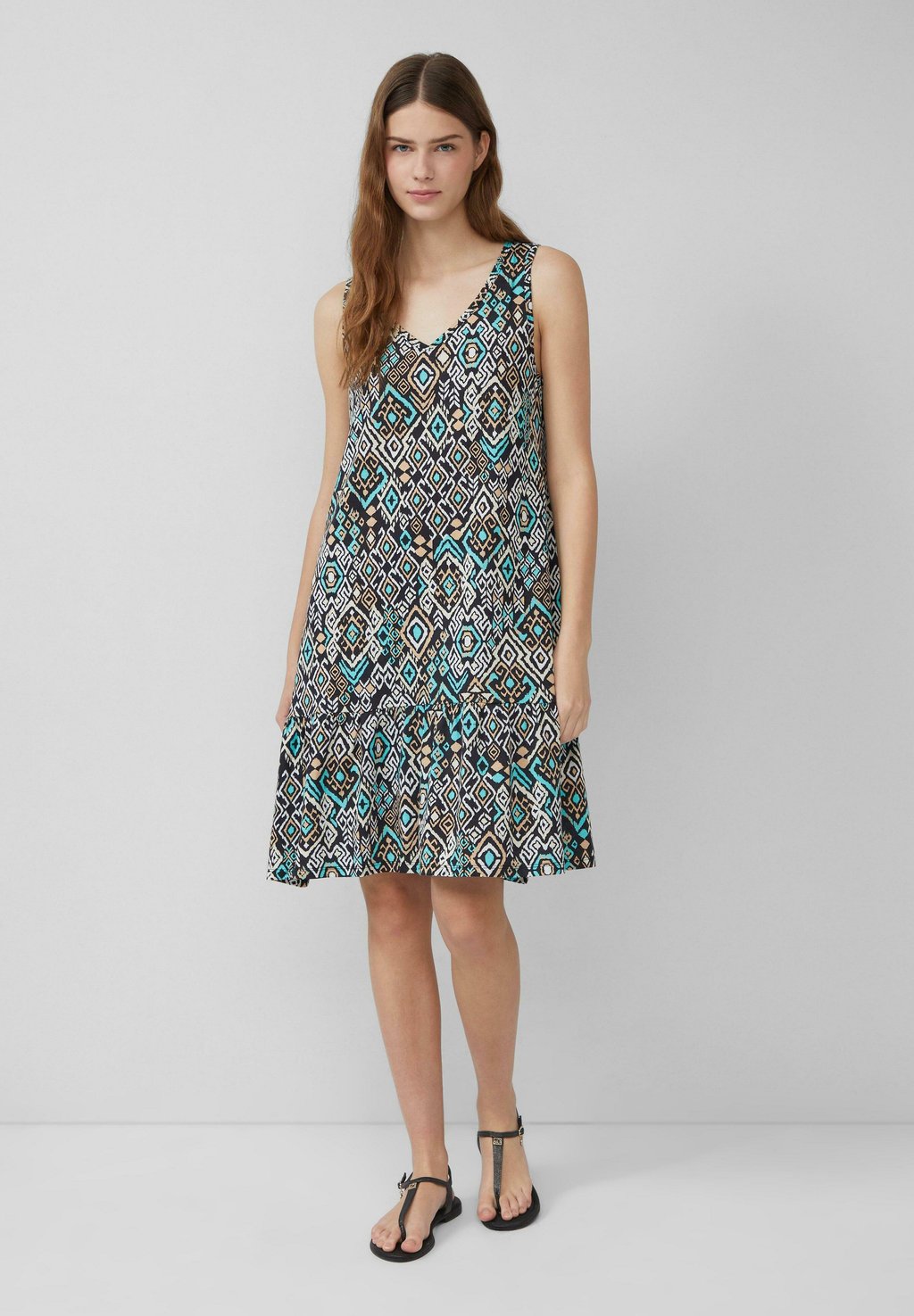 Платье из джерси KORTE MET STRIKDETAIL AAN DE ACHTERKANT s.Oliver, черный
Платье из джерси KORTE MET STRIKDETAIL AAN DE ACHTERKANT s.Oliver, черный