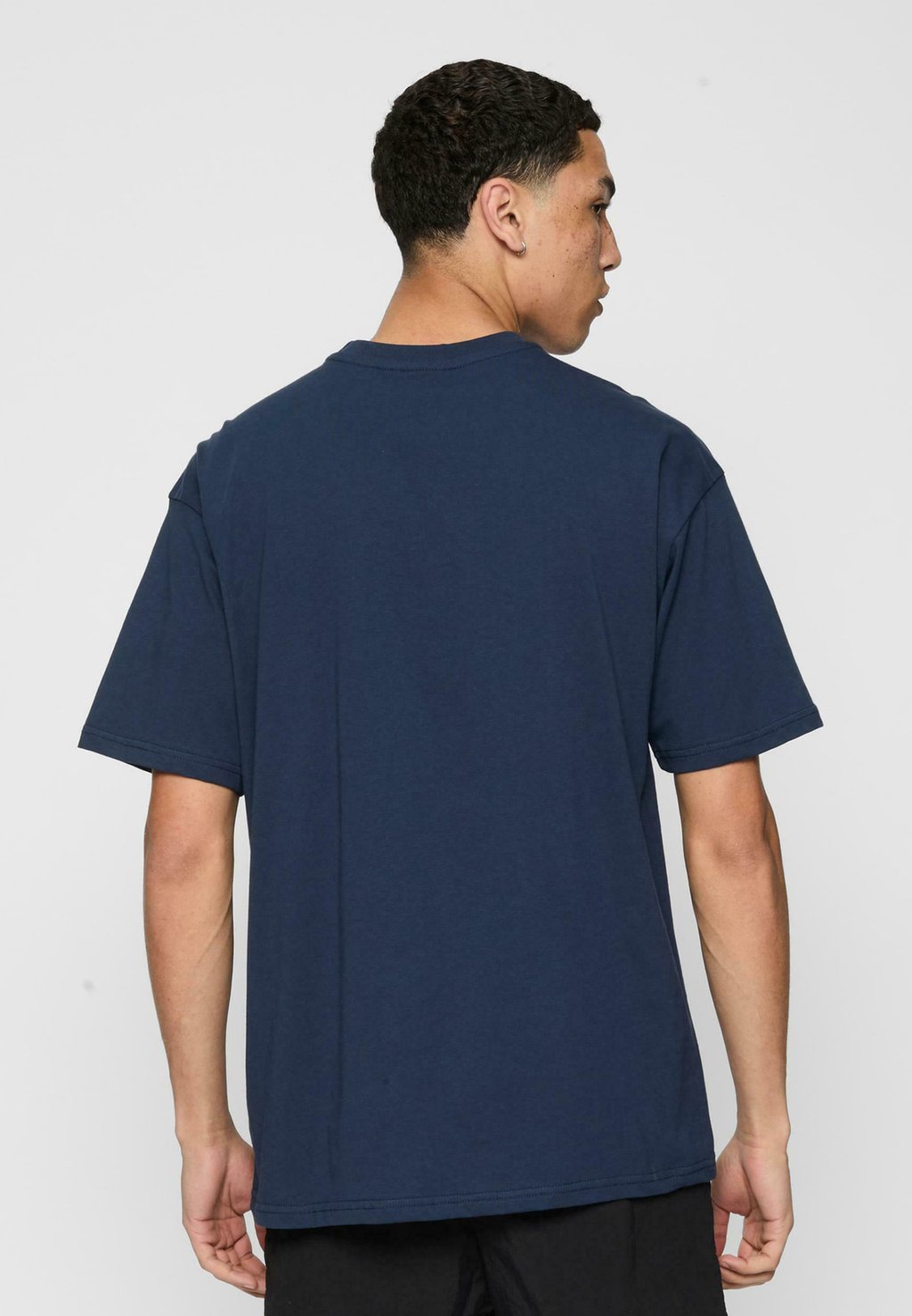 Базовая футболка HEAVY Bazix Republiq, темно-синий
Базовая футболка HEAVY Bazix Republiq, темно-синий