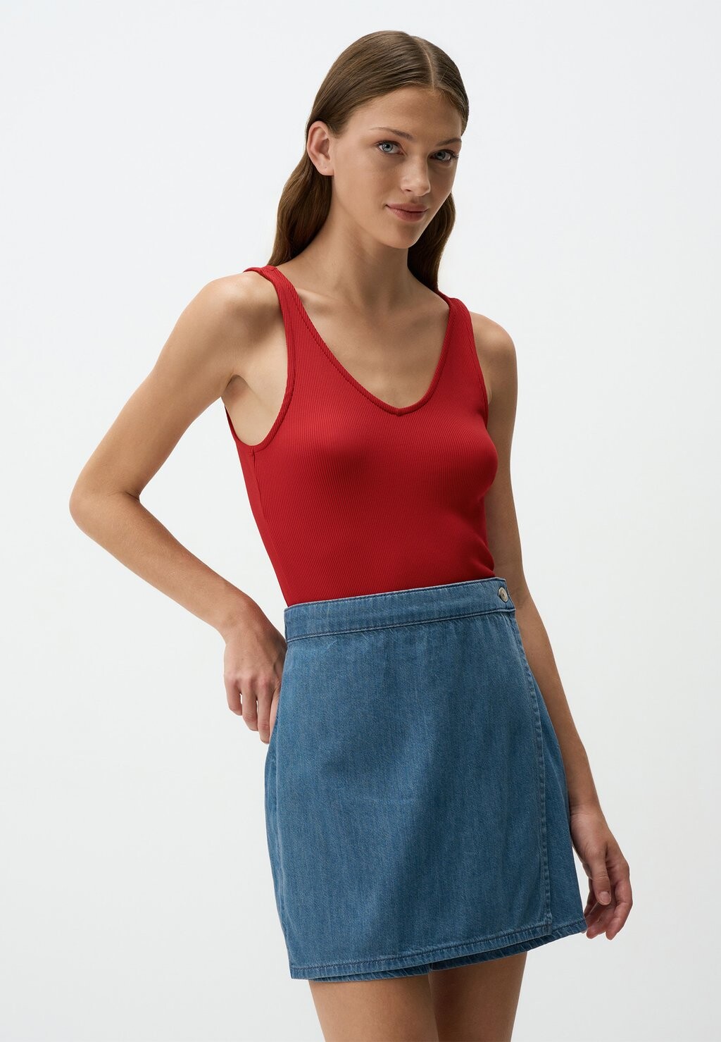 Топ V NECK SLEEVELESS Jimmy Key, красный
Топ V NECK SLEEVELESS Jimmy Key, красный