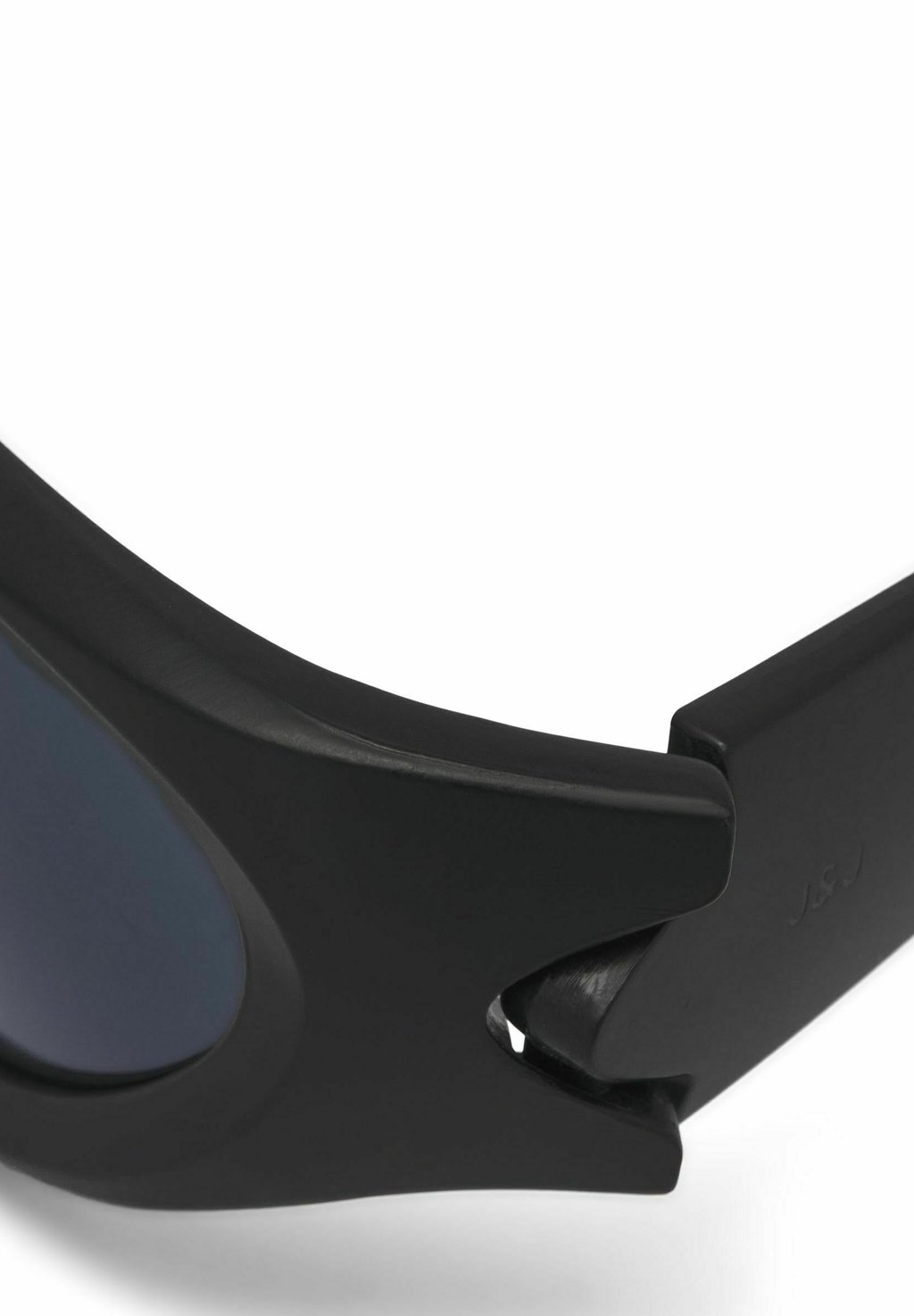 Солнцезащитные очки JOSEPH \UNISEX Jack & Jones, черный
Солнцезащитные очки JOSEPH \UNISEX Jack & Jones, черный