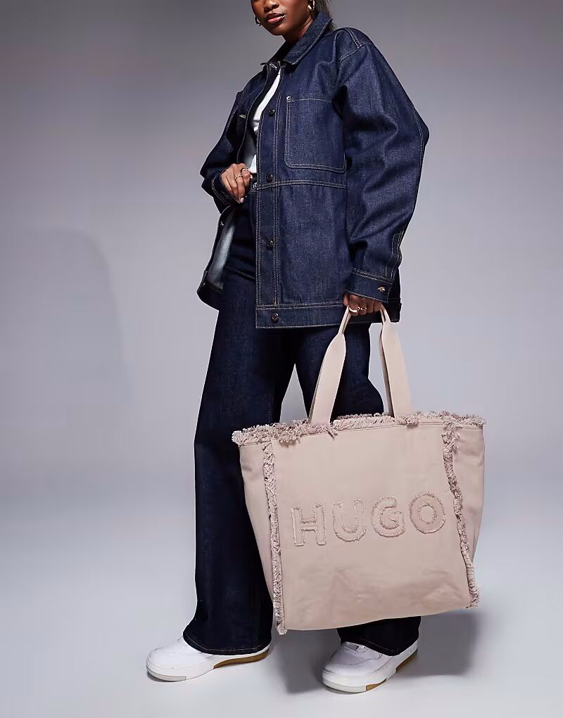 Сумка-шоппер Hugo Red бежевого цвета с потертыми краями
Сумка-шоппер Hugo Red бежевого цвета с потертыми краями