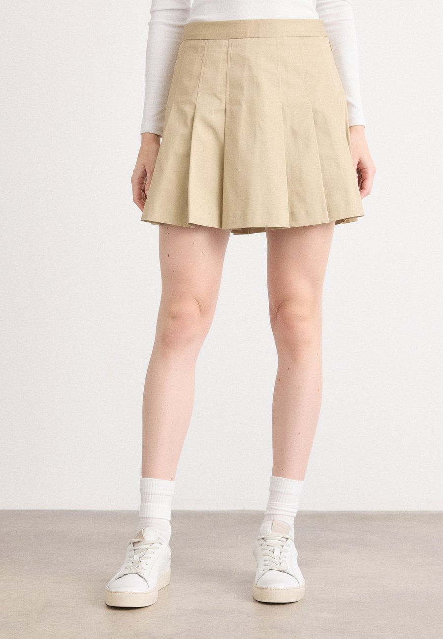Юбка Lacoste A-line skirt, Viennese/Beige
Юбка Lacoste A-line skirt, Viennese/Beige