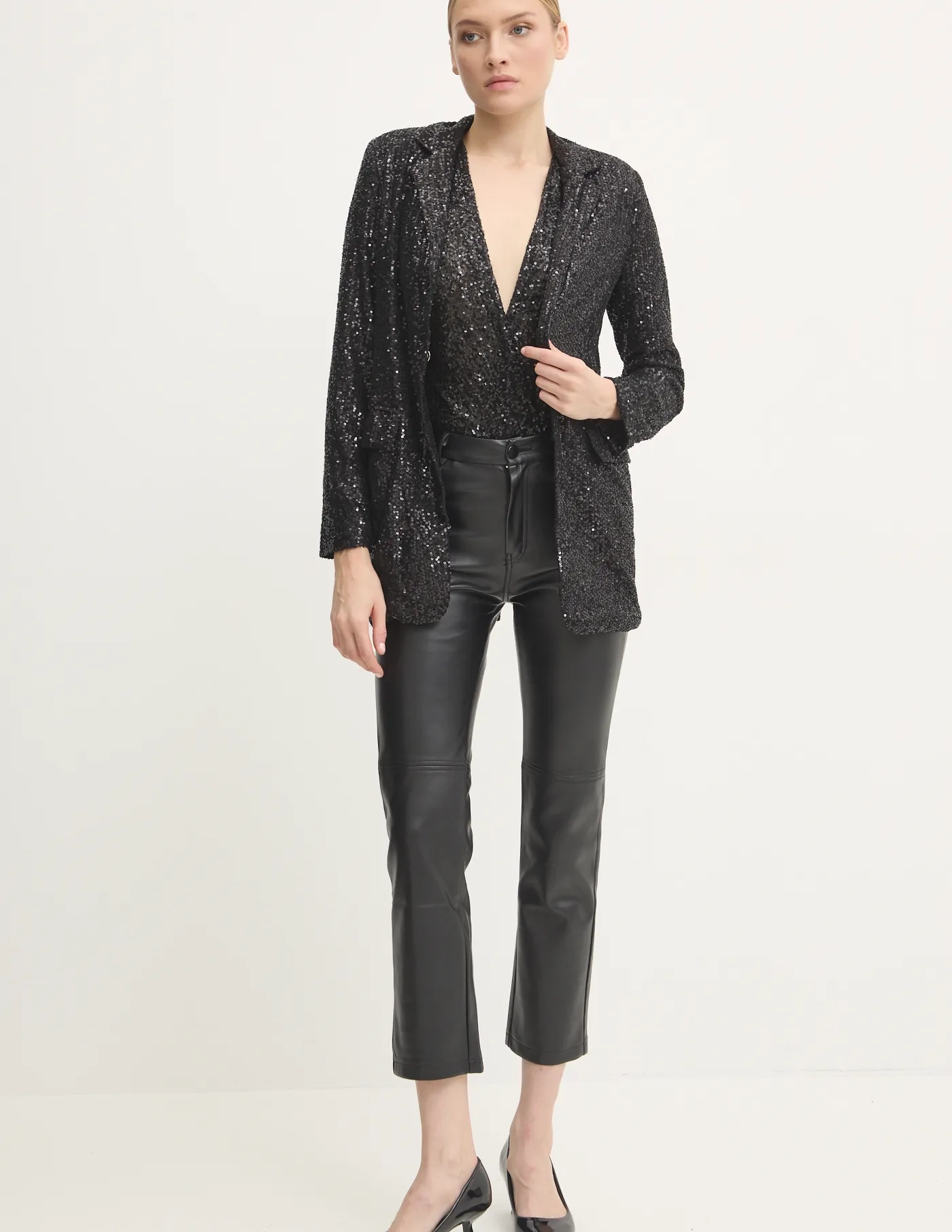 Блейзер Answear Lab, черный
Блейзер Answear Lab, черный