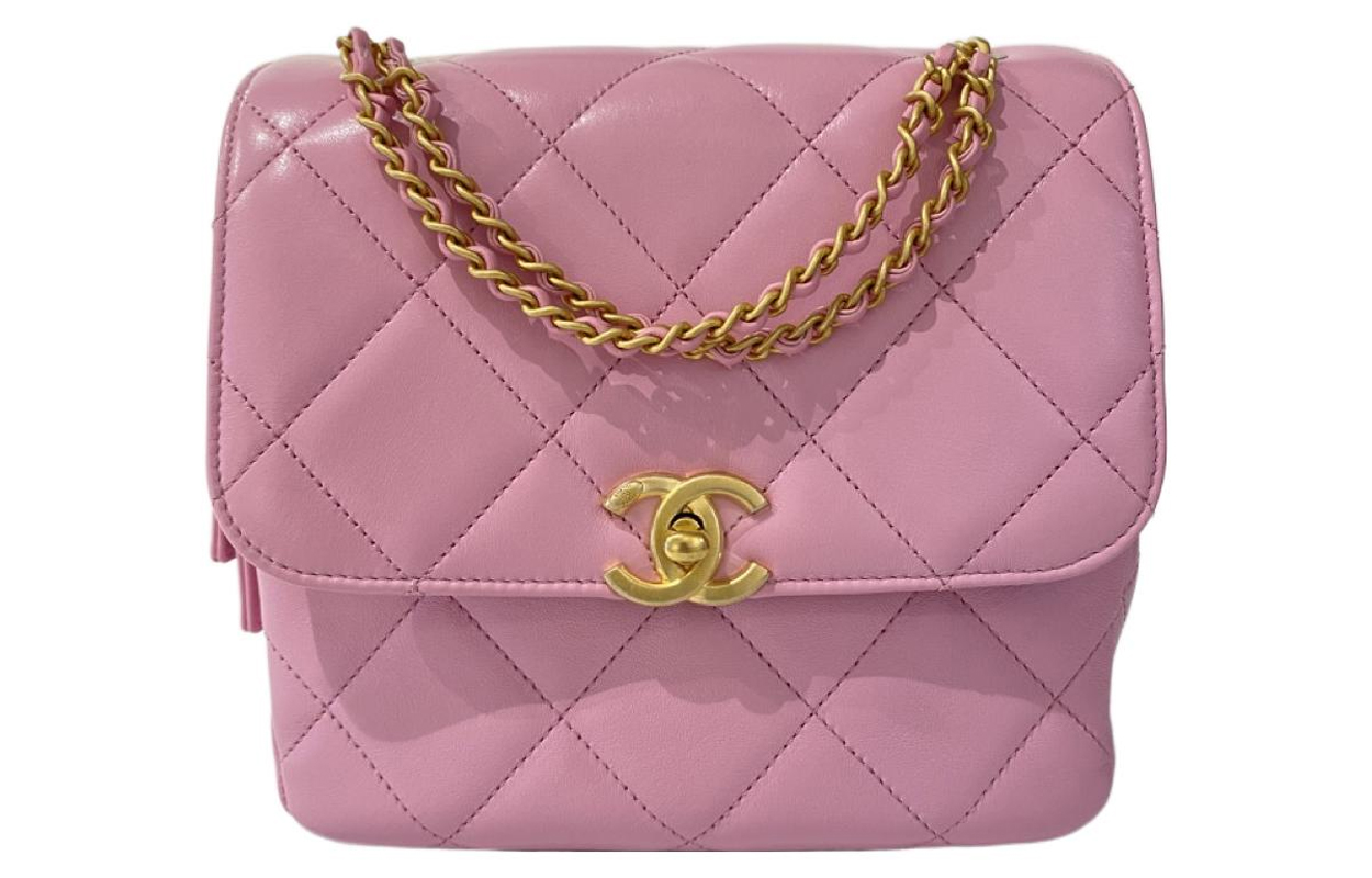 23P Сумка-рюкзак из овчины женская розовая CHANEL
23P Сумка-рюкзак из овчины женская розовая CHANEL