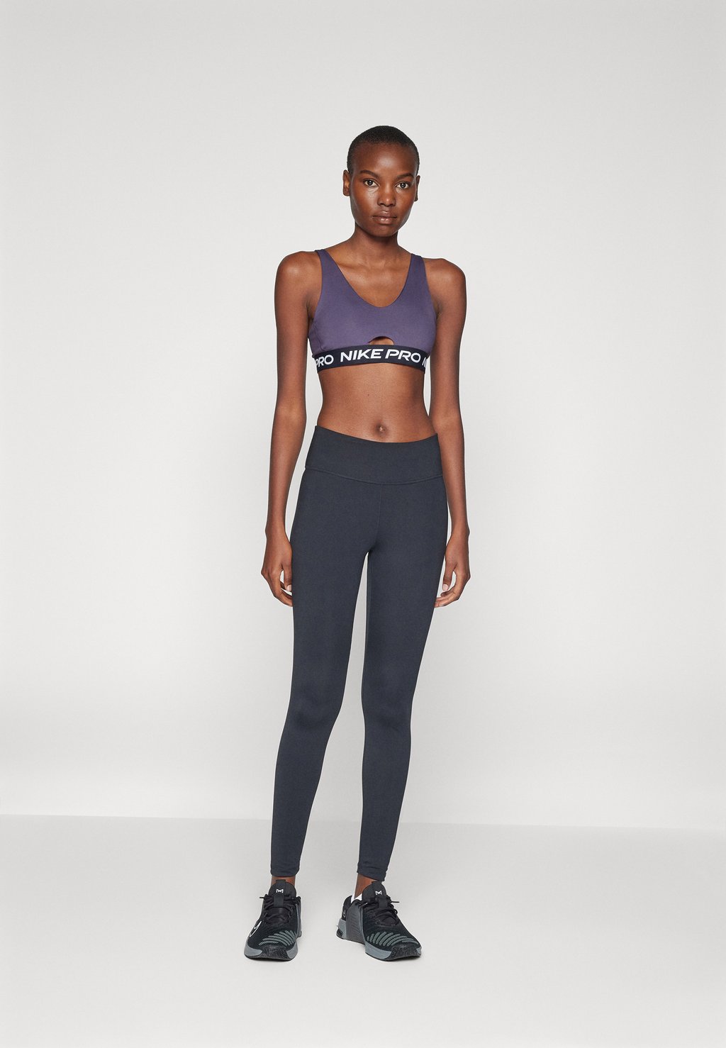 Спортивный бюстгальтер средней поддержки INDY PLUNGE BRA Nike Performance, фиолетовый
Спортивный бюстгальтер средней поддержки INDY PLUNGE BRA Nike Performance, фиолетовый