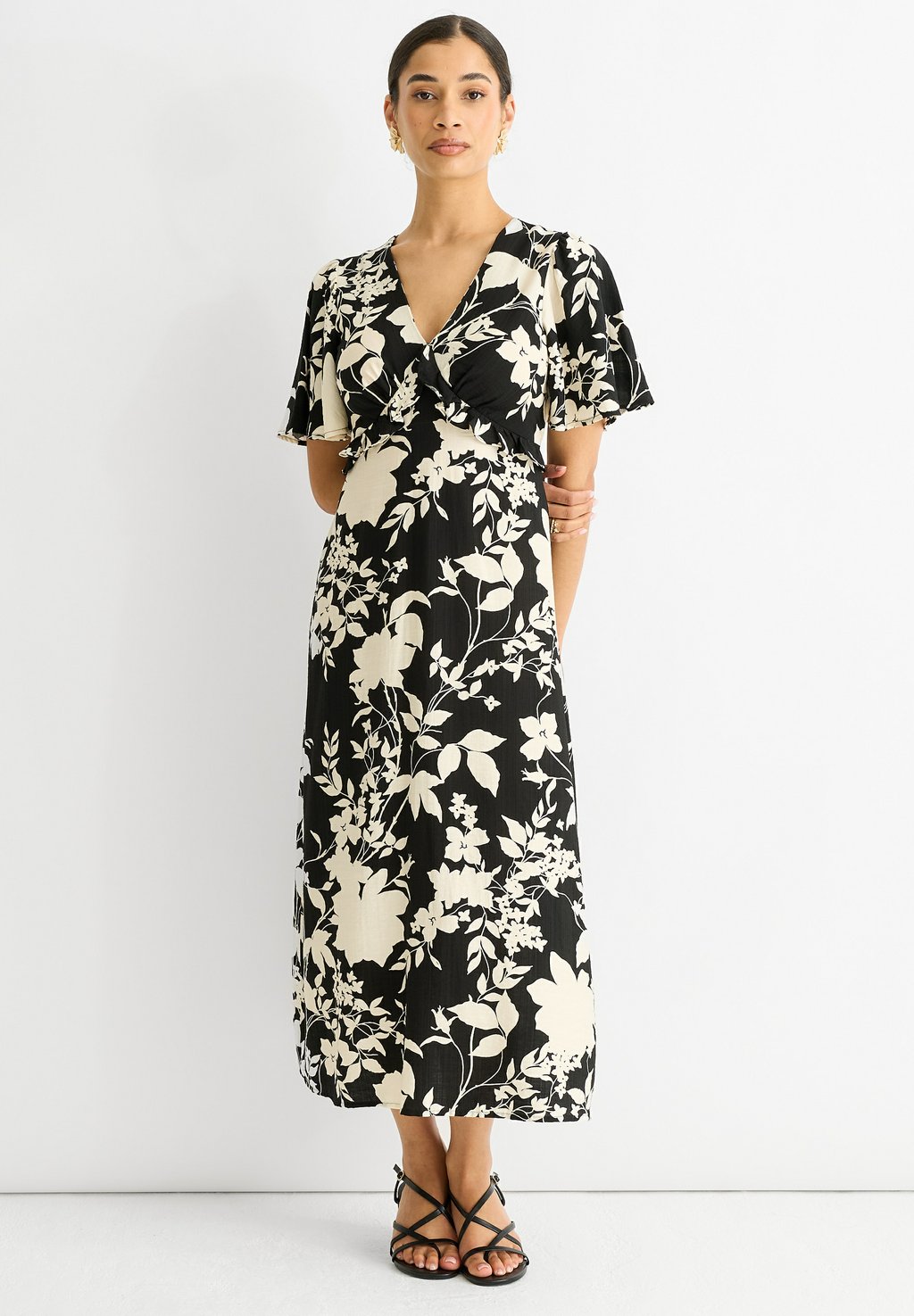 Платье макси RUFFLE GINI LONDON, черный
Платье макси RUFFLE GINI LONDON, черный
