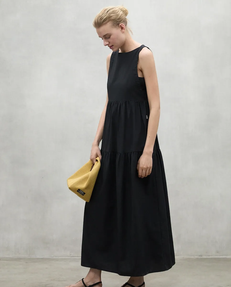 Платье с круглым вырезом и боковыми карманами Ecoalf, черный
Платье с круглым вырезом и боковыми карманами Ecoalf, черный