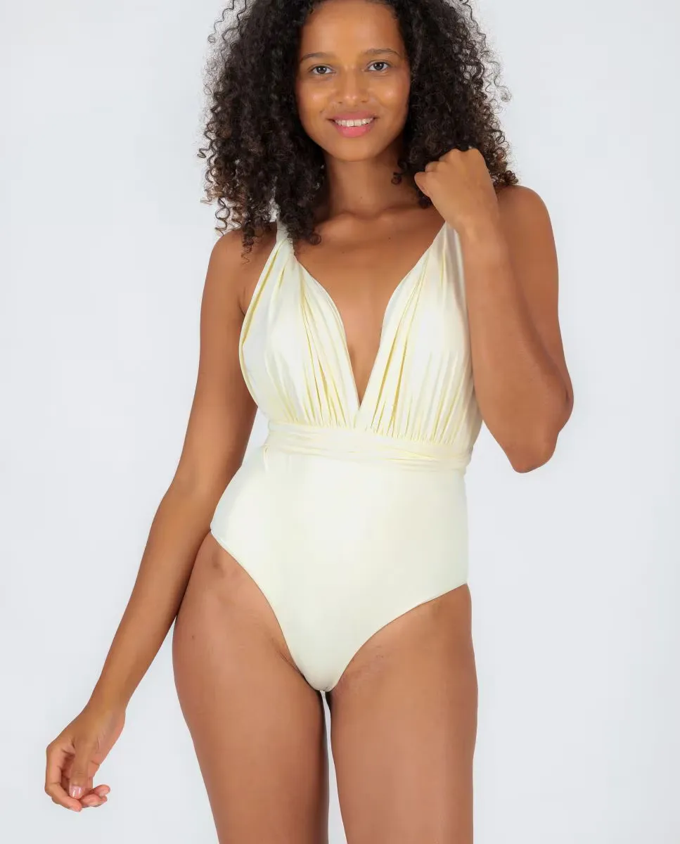 Женский однотонный купальник с V-образным вырезом и набивкой Río de Sol, белый
Женский однотонный купальник с V-образным вырезом и набивкой Río de Sol, белый