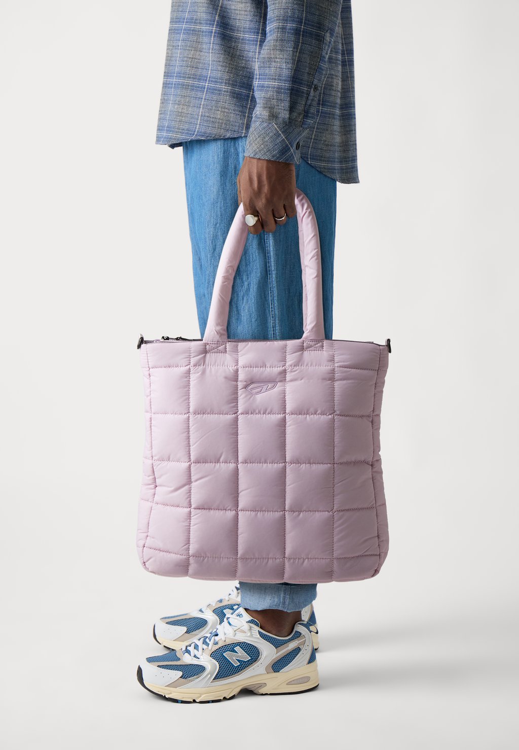 Сумка-тоут ARKK PADDED LOGO UNISEX ARKK Copenhagen, сиреневый
Сумка-тоут ARKK PADDED LOGO UNISEX ARKK Copenhagen, сиреневый