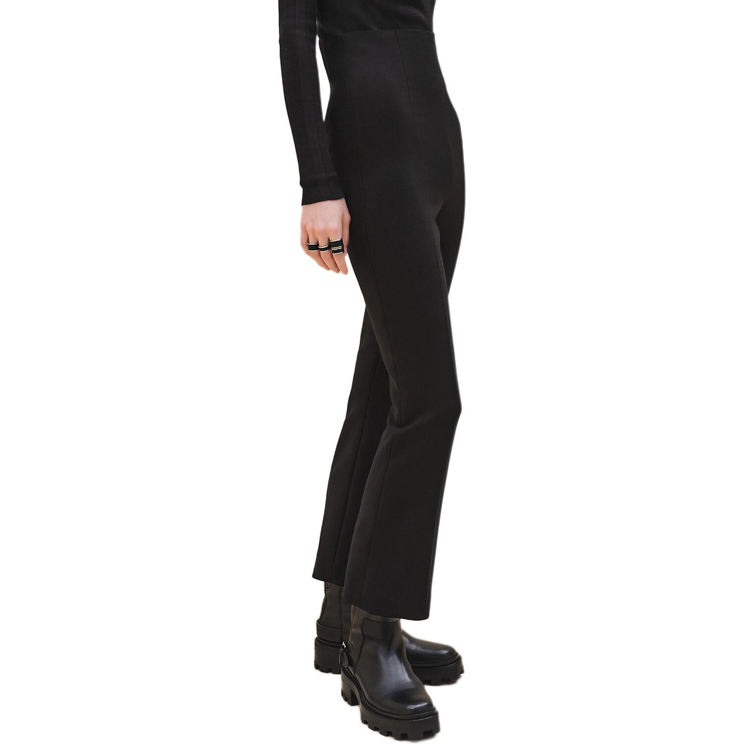 Повседневные брюки женские черные Hermes
Повседневные брюки женские черные Hermes