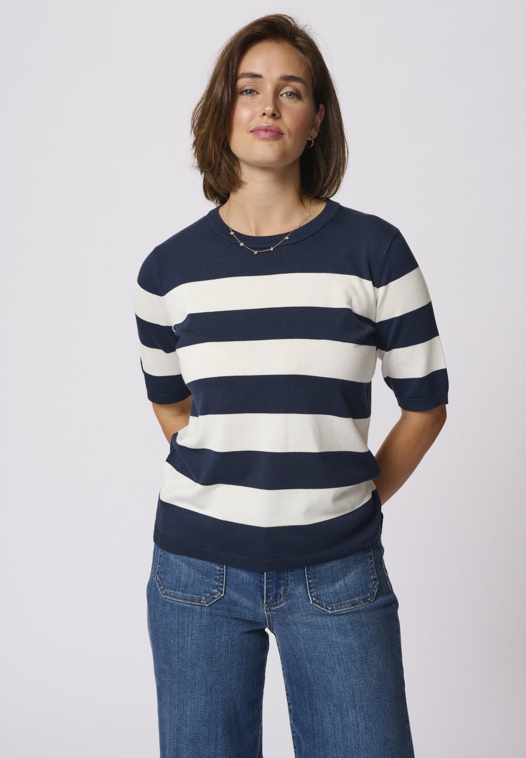 Футболка с принтом LIZZA STRIPED Kaffe, темно-синий
Футболка с принтом LIZZA STRIPED Kaffe, темно-синий