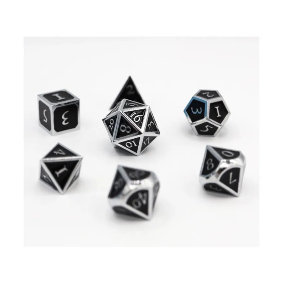 Набор Poly — оникс с серебряным тиснением (7), Dice Sets - Metal (Foam Brain Games)
Набор Poly — оникс с серебряным тиснением (7), Dice Sets - Metal (Foam Brain Games)