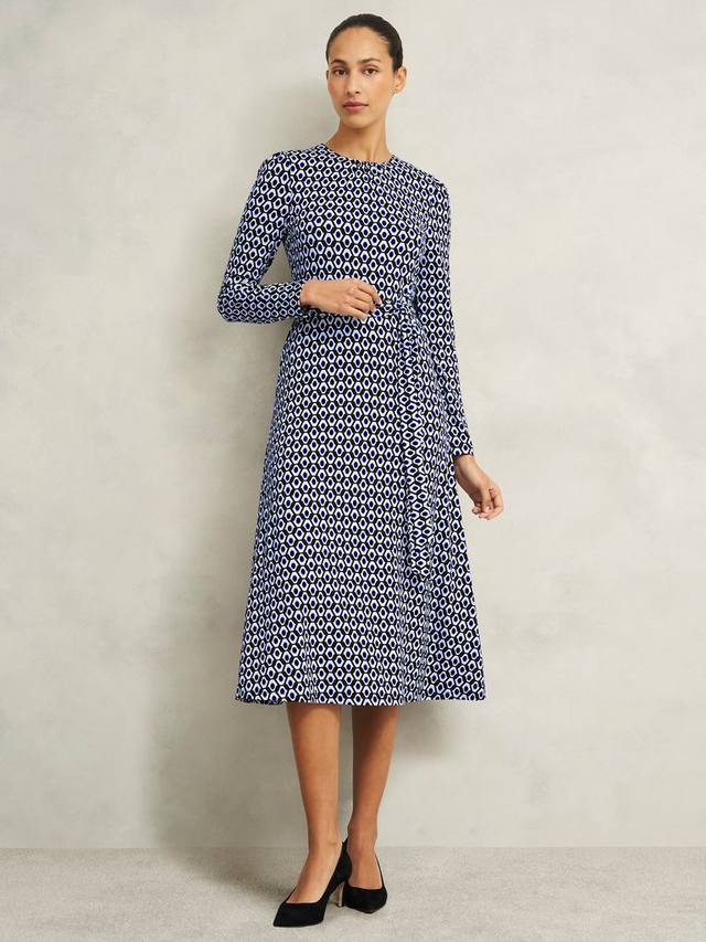 Миниатюрное геометрическое платье dakota Hobbs, темно-синий/разноцветный
Миниатюрное геометрическое платье dakota Hobbs, темно-синий/разноцветный