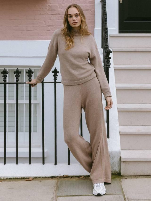 Вязаный джемпер с высоким воротом Chelsea Peers, кэмел
Вязаный джемпер с высоким воротом Chelsea Peers, кэмел