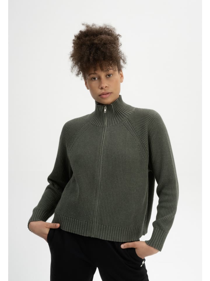 Кардиган MELA
Кардиган MELA