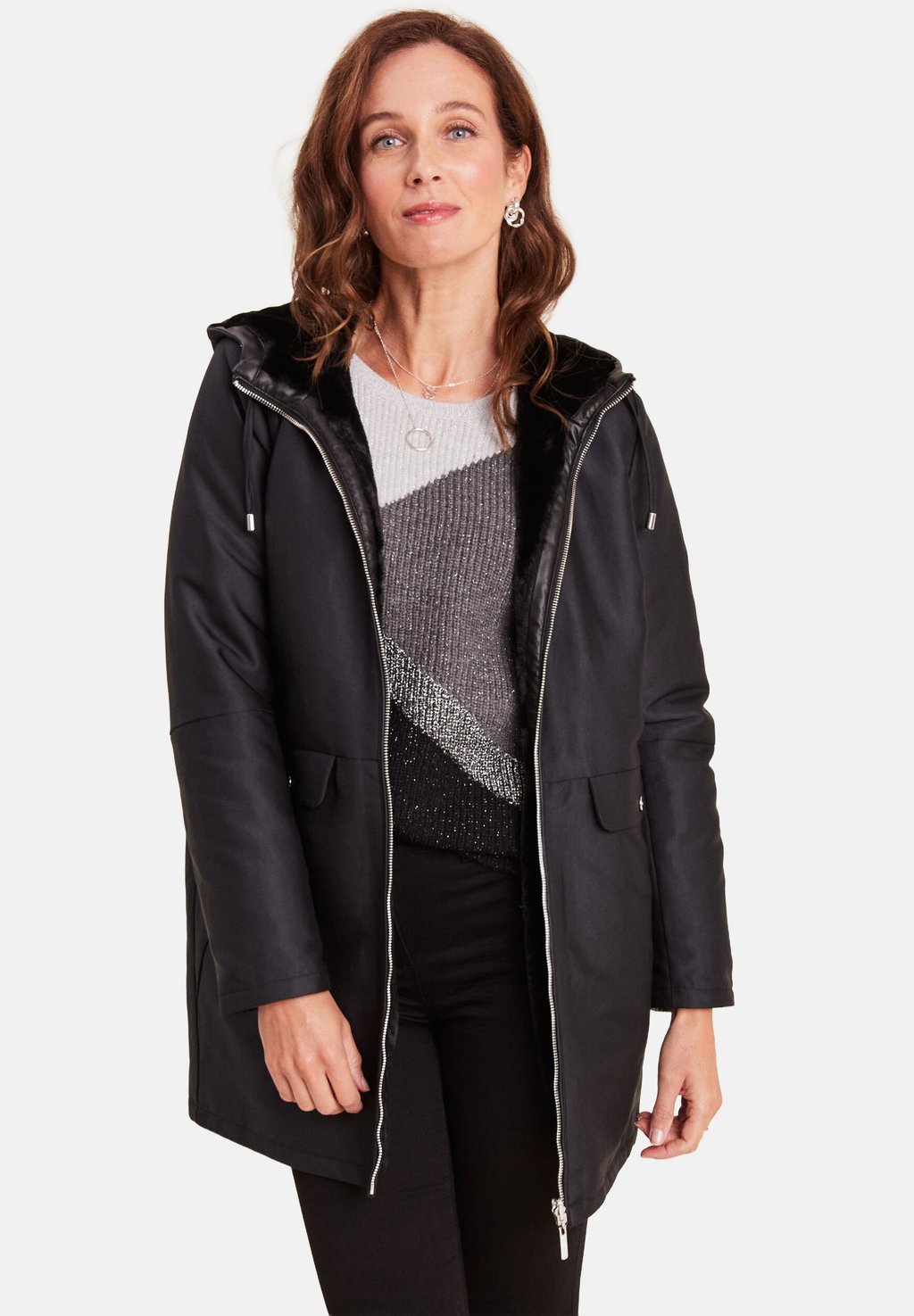 Парка MIT KAPUZE Breal, черный
Парка MIT KAPUZE Breal, черный