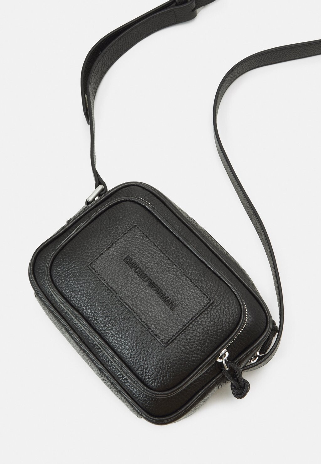 Сумка через плечо Unisex Emporio Armani, черный черный
Сумка через плечо Unisex Emporio Armani, черный черный