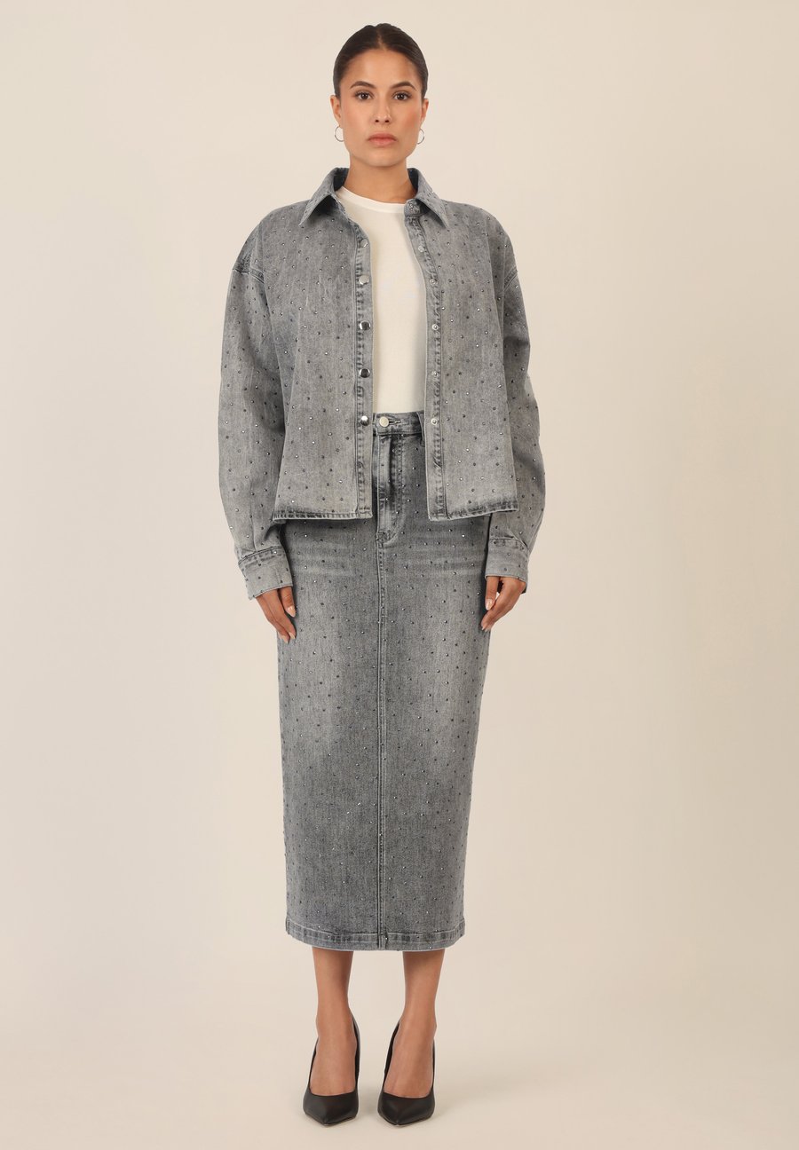 Блуза Apart MIT KRISTALLSTEINEN, Grau/Grey
Блуза Apart MIT KRISTALLSTEINEN, Grau/Grey