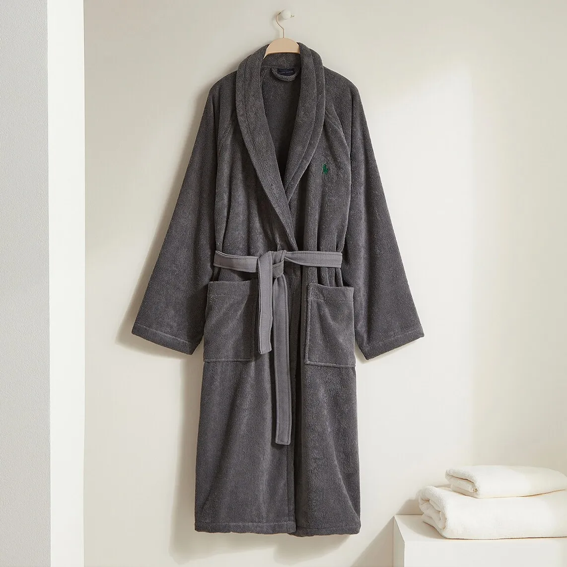 Хлопковый халат 450 гр/м2 Polo Player 24 Ralph Lauren Home, серый
Хлопковый халат 450 гр/м2 Polo Player 24 Ralph Lauren Home, серый