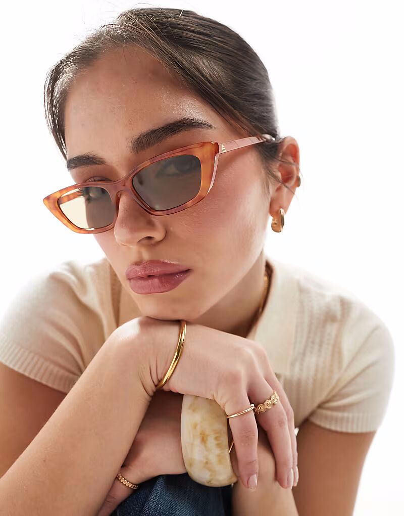 Тонкие солнцезащитные очки AIRE Titania в винтажной черепаховой оправе
Тонкие солнцезащитные очки AIRE Titania в винтажной черепаховой оправе