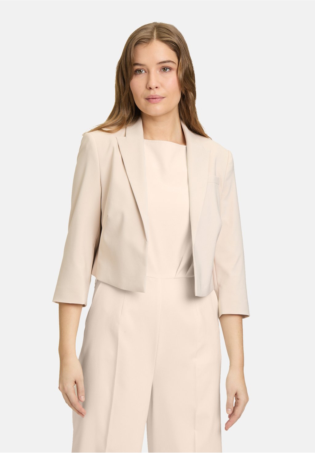 Блейзер KURZ MIT 3/4 ARM Betty Barclay, бежевый
Блейзер KURZ MIT 3/4 ARM Betty Barclay, бежевый