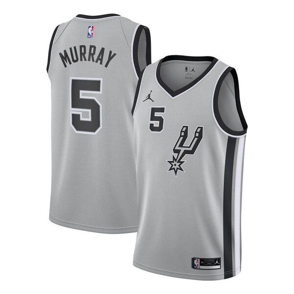 Майка Air Jordan x NBA San Antonio Spurs Jerseys 'Dejounte Murray 5', серый
Майка Air Jordan x NBA San Antonio Spurs Jerseys 'Dejounte Murray 5', серый