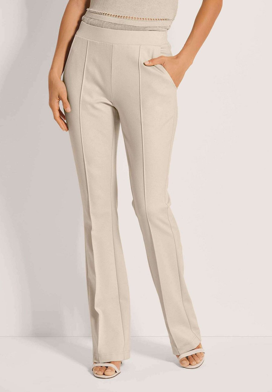 Брюки MADELEINE BOOTCUT, Pebble/Stone
Брюки MADELEINE BOOTCUT, Pebble/Stone