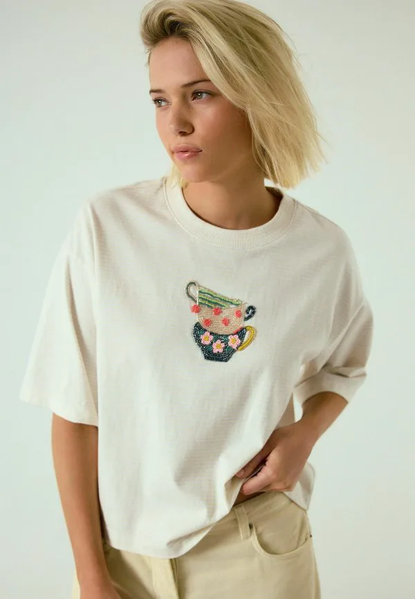 Футболка с коротким рукавом и принтом в виде чайных чашек Next, Lemon Yellow Stripe, Желтый, Футболка с коротким рукавом и принтом в виде чайных чашек Next, Lemon Yellow Stripe
Футболка с коротким рукавом и принтом в виде чайных чашек Next, Lemon Yellow Stripe, Желтый, Футболка с коротким рукавом и принтом в виде чайных чашек Next, Lemon Yellow Stripe