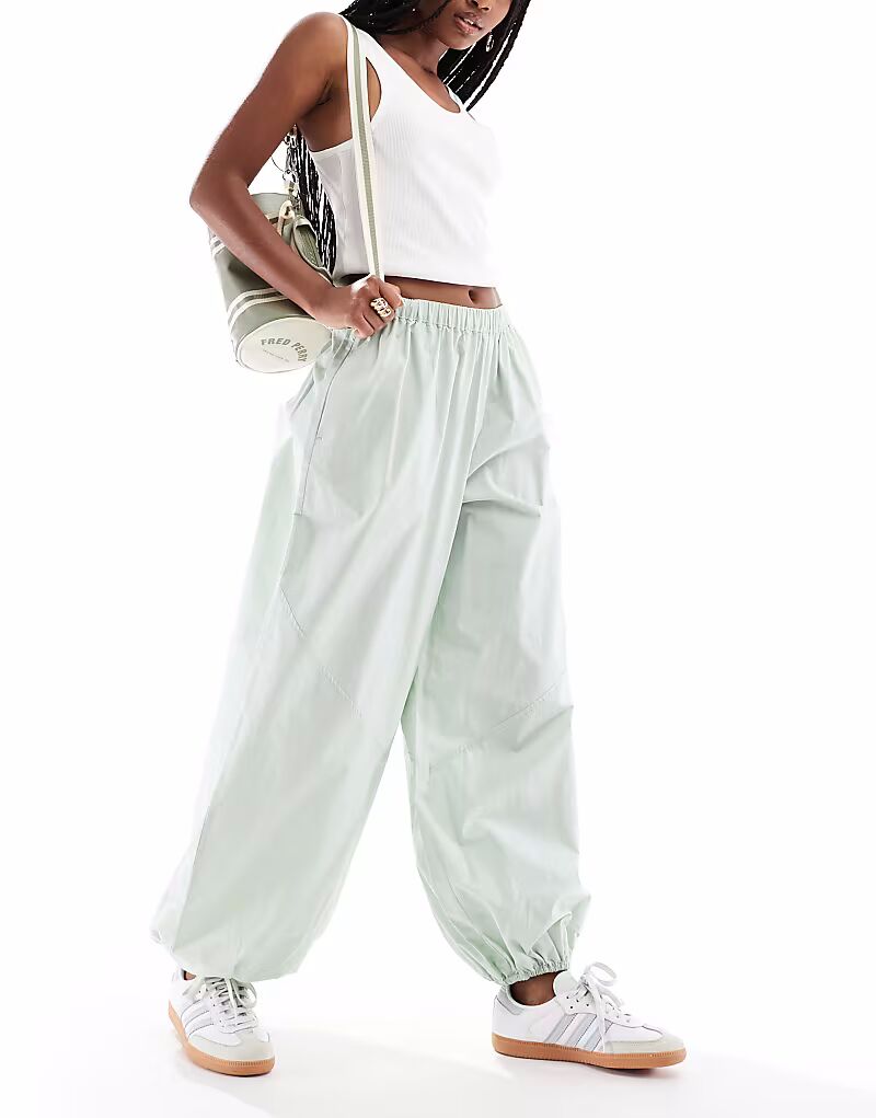 Брюки-комбинезон из стираного поплина ASOS DESIGN с практичными вставками в цвете шалфея
Брюки-комбинезон из стираного поплина ASOS DESIGN с практичными вставками в цвете шалфея