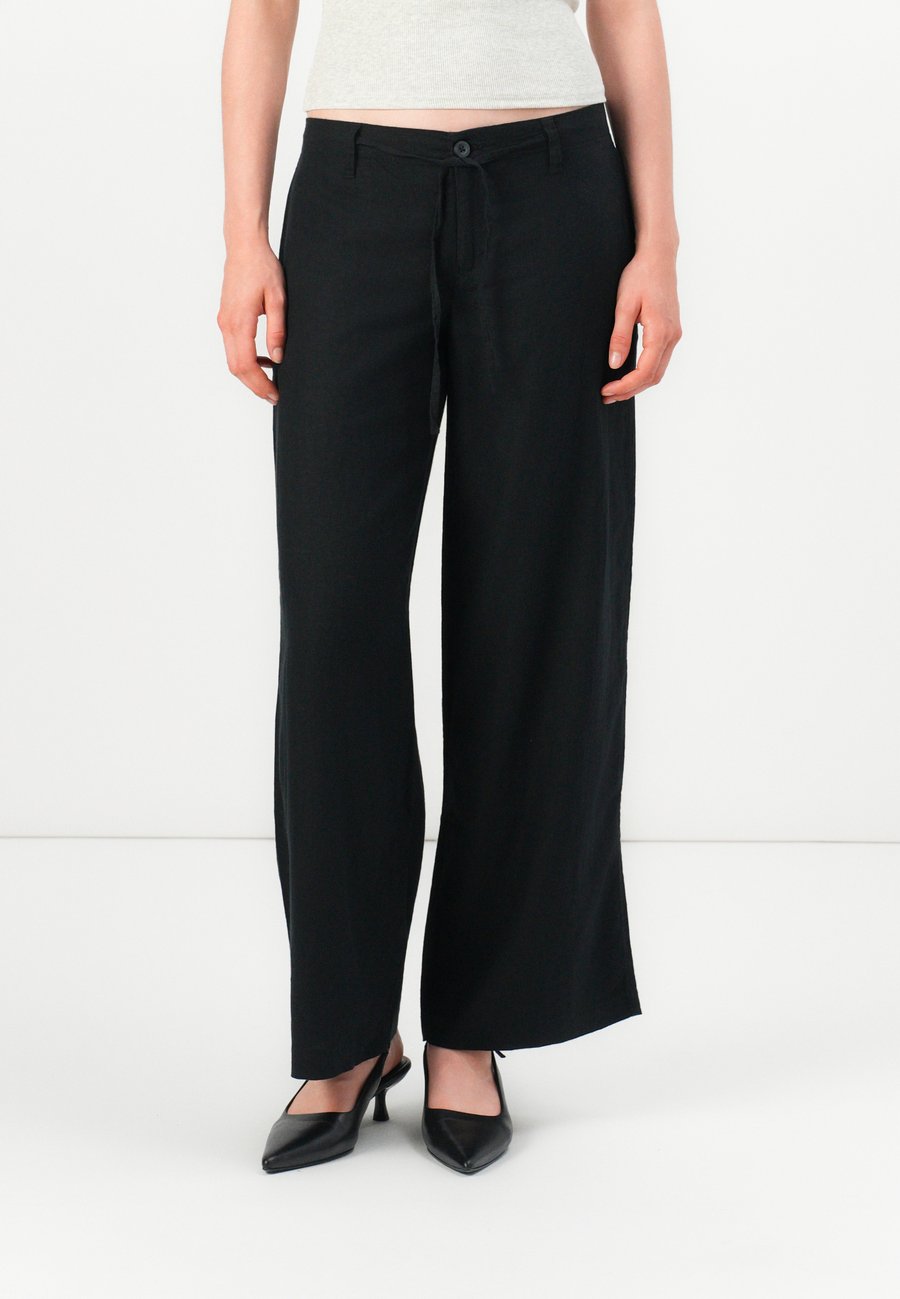 Брюки Hollister Co. FIXED WAIST SUPER BAGGY, Black
Брюки Hollister Co. FIXED WAIST SUPER BAGGY, Black