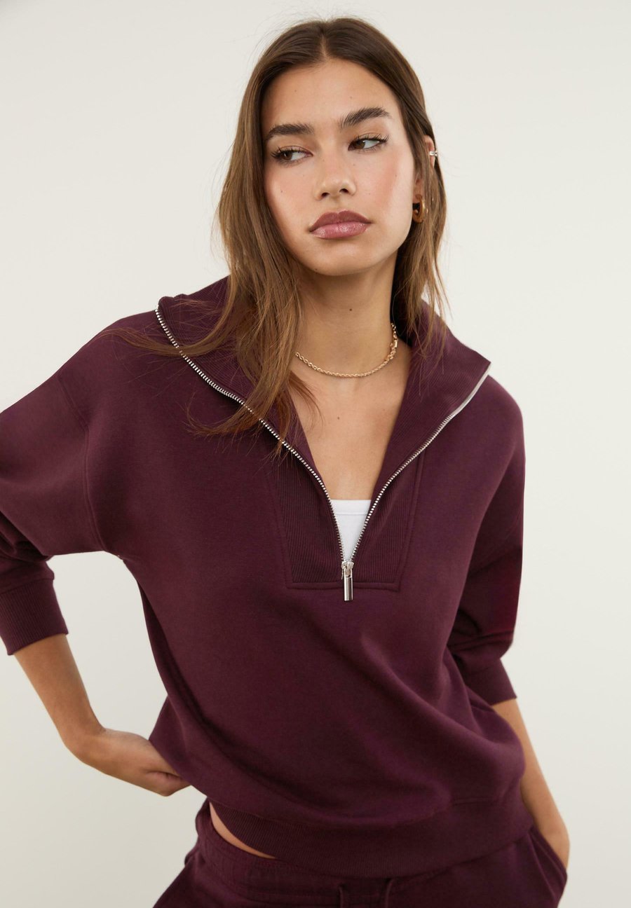Толстовка Stradivarius NECK, Purple
Толстовка Stradivarius NECK, Purple