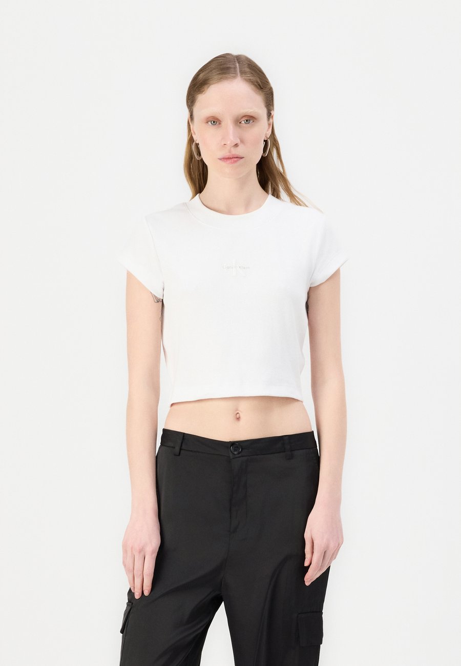 Футболка Calvin Klein Jeans MONOGRAM BABY TEE, Brilliant White/White, Белый, Футболка Calvin Klein Jeans MONOGRAM BABY TEE, Brilliant White/White
Футболка Calvin Klein Jeans MONOGRAM BABY TEE, Brilliant White/White, Белый, Футболка Calvin Klein Jeans MONOGRAM BABY TEE, Brilliant White/White