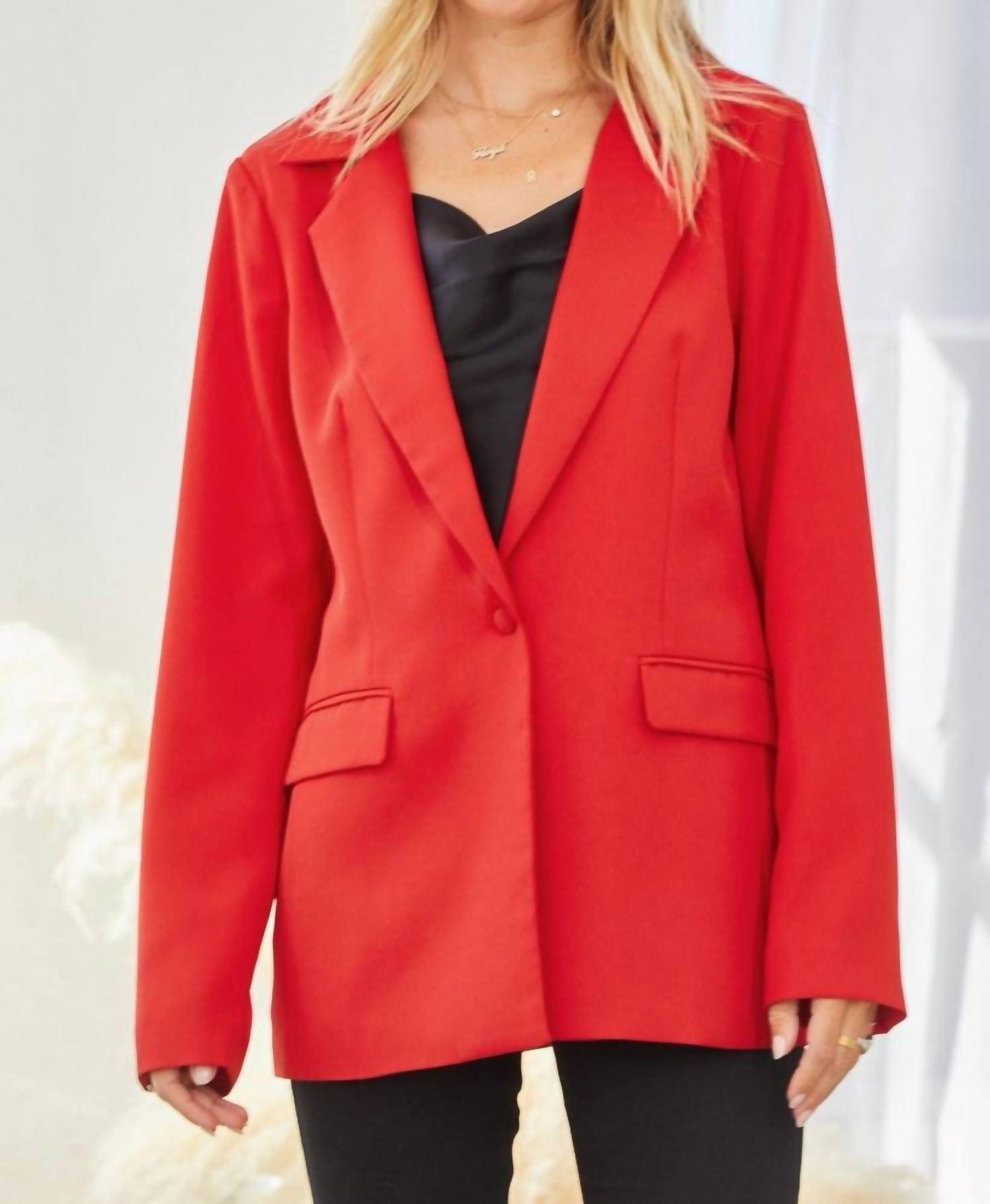 Не ждите блейзер красного цвета ANDREE BY UNIT
Не ждите блейзер красного цвета ANDREE BY UNIT