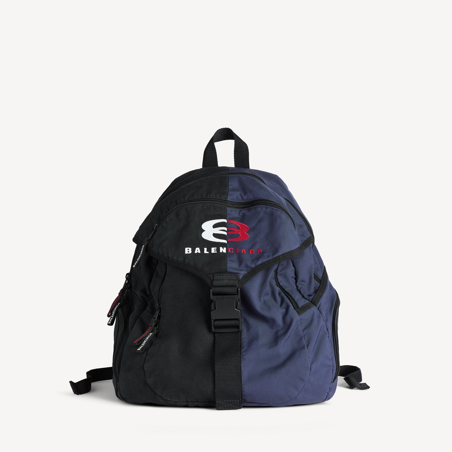 Мужской рюкзак unity большой, черный/темно-синий BALENCIAGA, черный/темно-синий
Мужской рюкзак unity большой, черный/темно-синий BALENCIAGA, черный/темно-синий