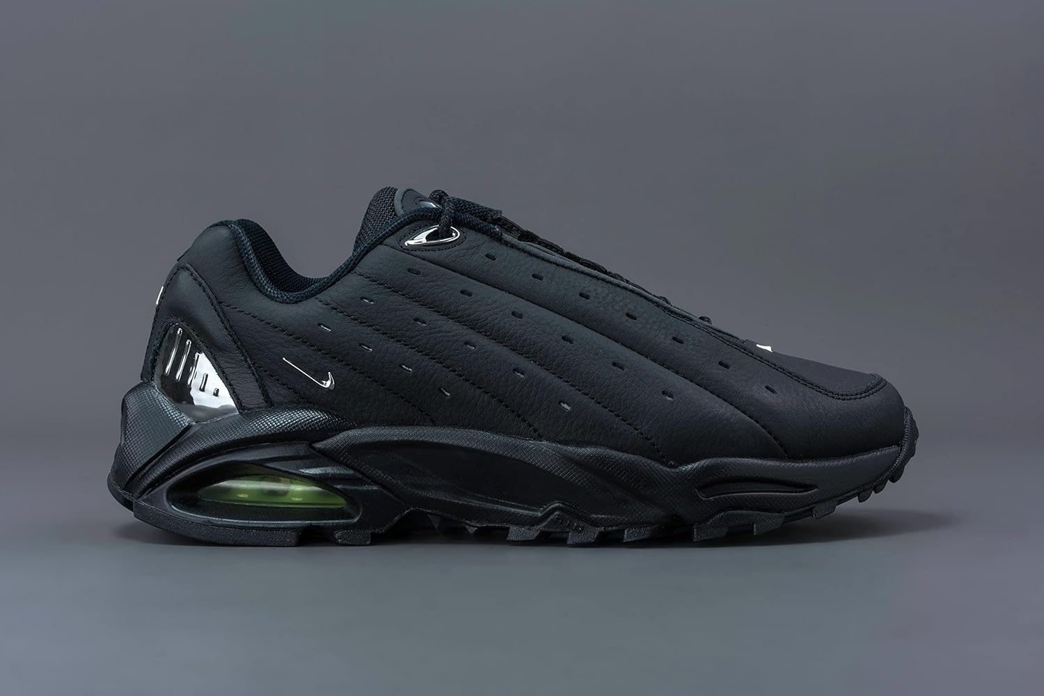 Мужские кроссовки Nike, Black/Chrome
Мужские кроссовки Nike, Black/Chrome