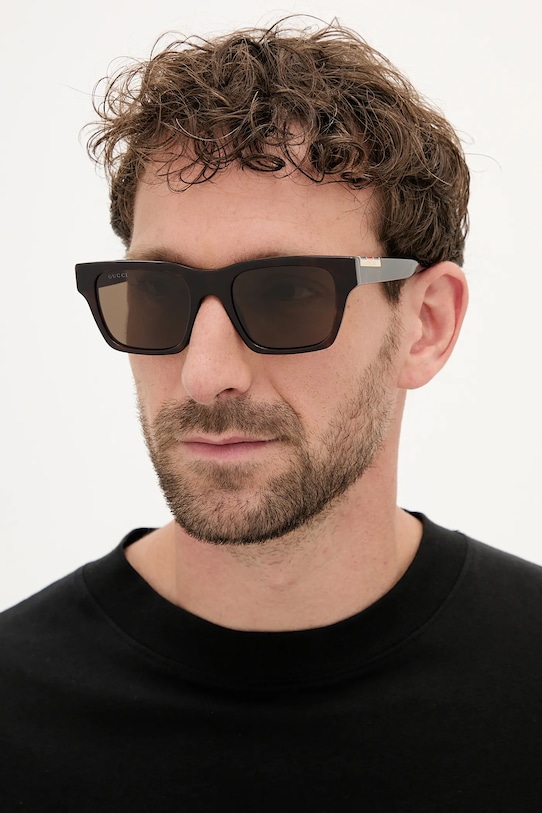 Солнцезащитные очки Gucci, черный
Солнцезащитные очки Gucci, черный