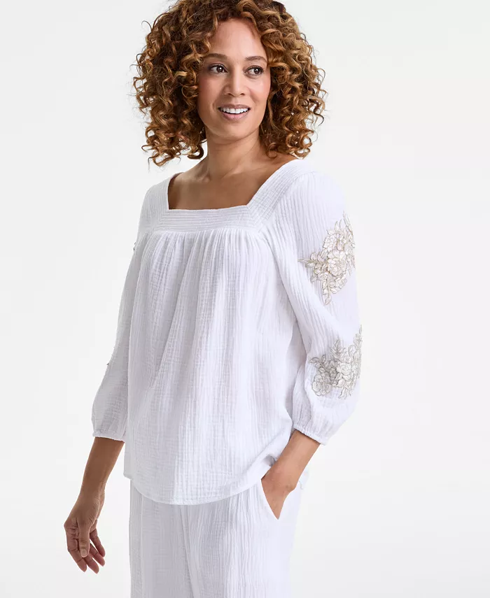 Женский топ из хлопкового газа с цветочными аппликациями JM Collection, белый
Женский топ из хлопкового газа с цветочными аппликациями JM Collection, белый