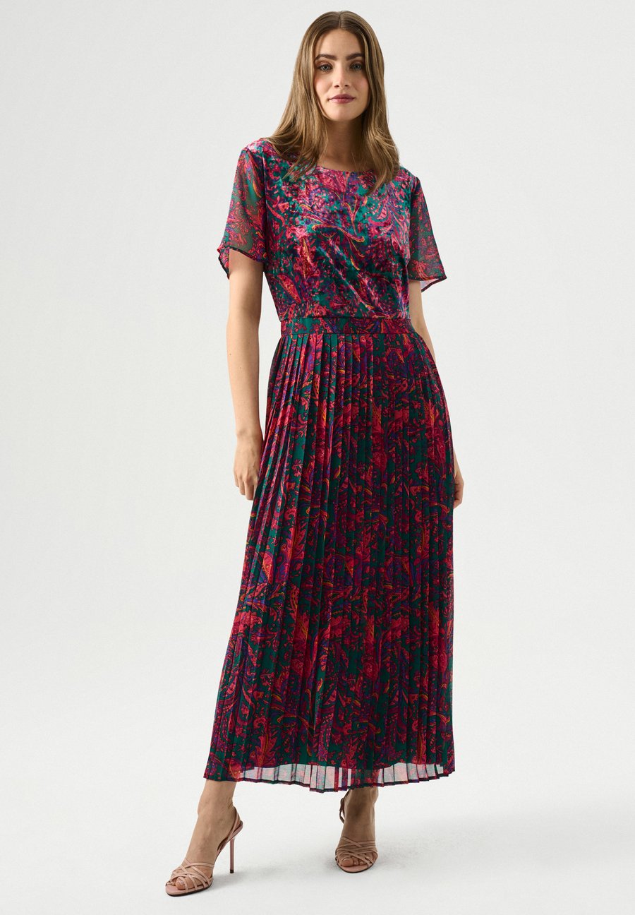 Платье QUIOSQUE Maxi dress, Multi-Coloured
Платье QUIOSQUE Maxi dress, Multi-Coloured