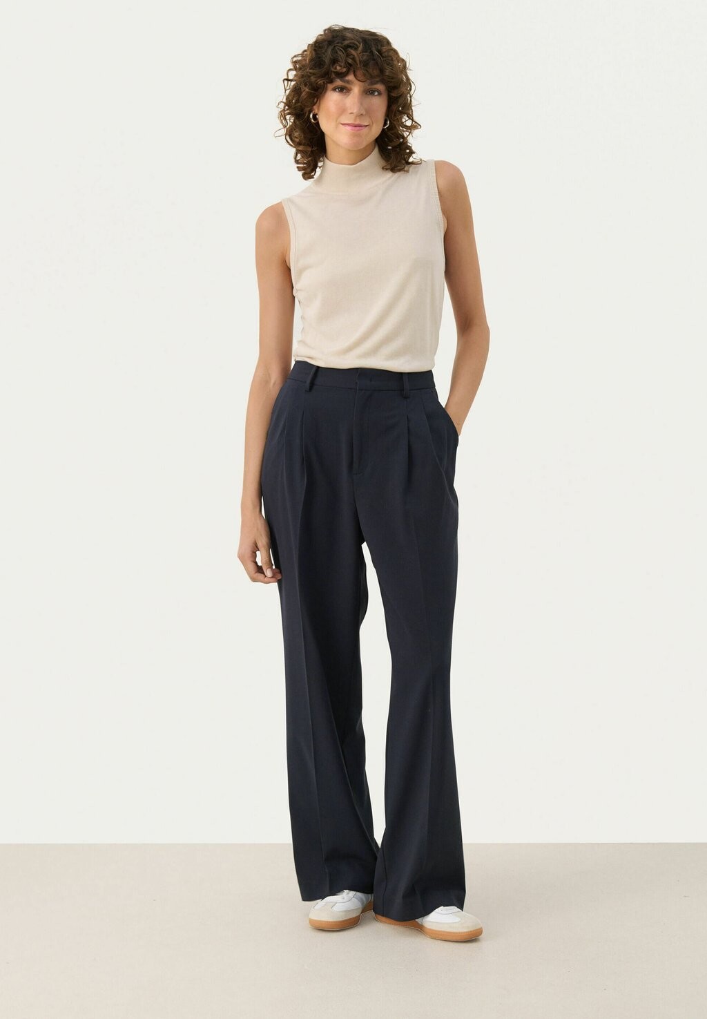 Брюки CHERRAPW Part Two, темно-синий
Брюки CHERRAPW Part Two, темно-синий