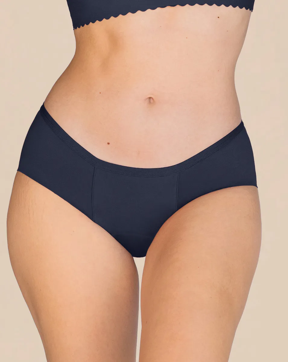 Хипстерские менструальные брюки-кюлоты, суперсильное впитывание Proof, темно-синий
Хипстерские менструальные брюки-кюлоты, суперсильное впитывание Proof, темно-синий