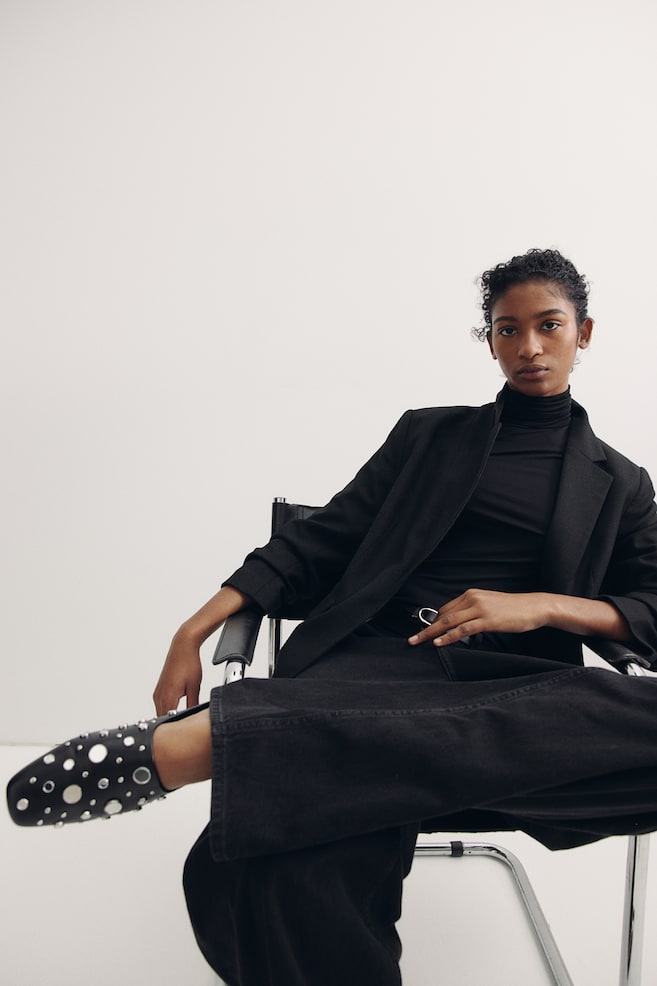 Блейзер с присборенными рукавами H&M, черный
Блейзер с присборенными рукавами H&M, черный