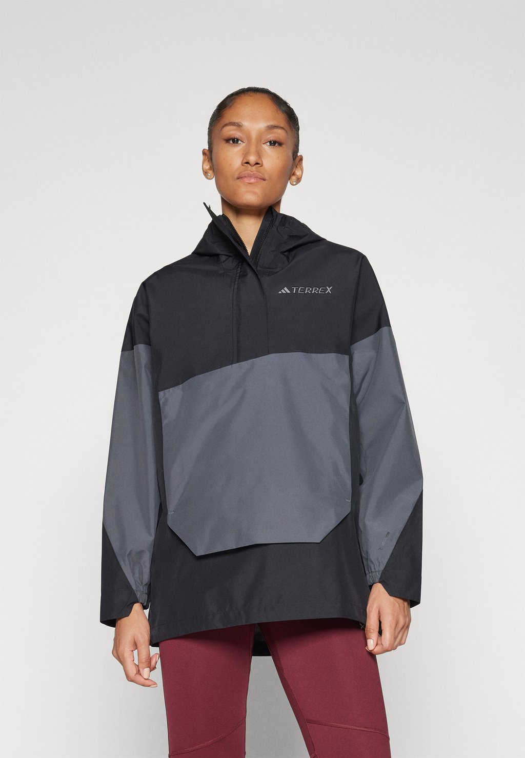 Водонепроницаемая куртка ANORAK Adidas Terrex, черный
Водонепроницаемая куртка ANORAK Adidas Terrex, черный