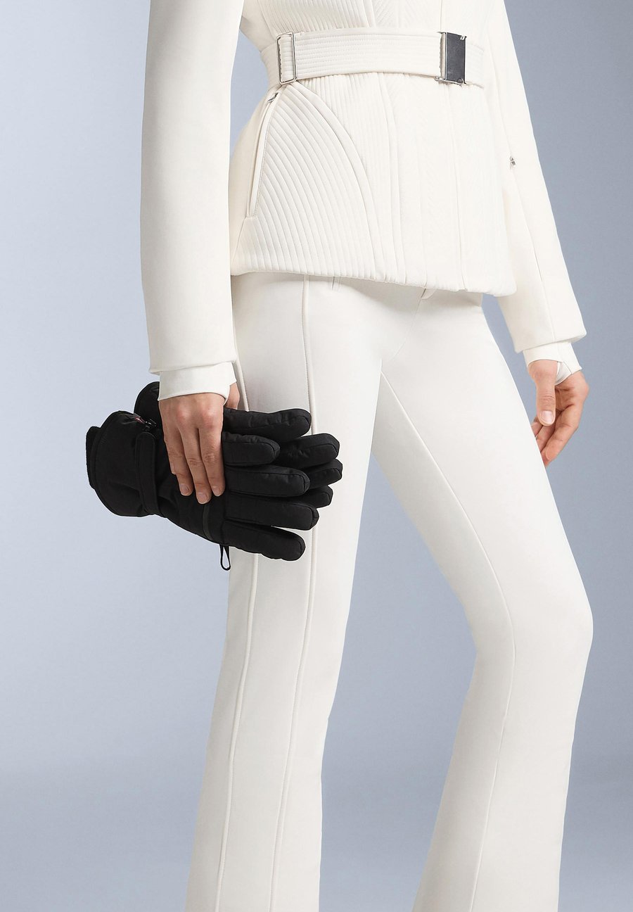 Перчатки OYSHO PRIMALOFT TECHNICAL 14125780, Black
Перчатки OYSHO PRIMALOFT TECHNICAL 14125780, Black