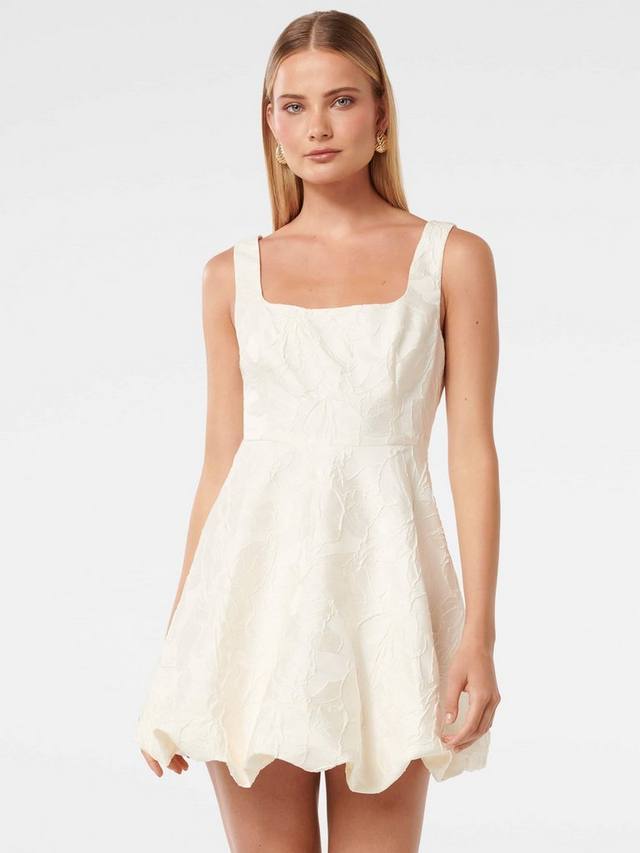 Мини-платье brenda bubble Forever New, цвет Porcelain
Мини-платье brenda bubble Forever New, цвет Porcelain