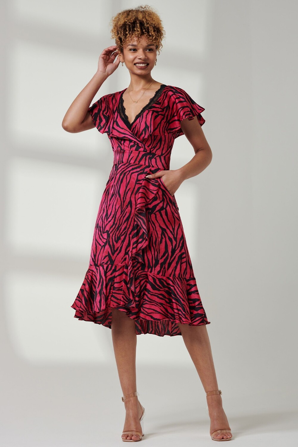 Платье миди с глубоким V-образным вырезом и глубоким вырезом Jolie Moi, красный
Платье миди с глубоким V-образным вырезом и глубоким вырезом Jolie Moi, красный