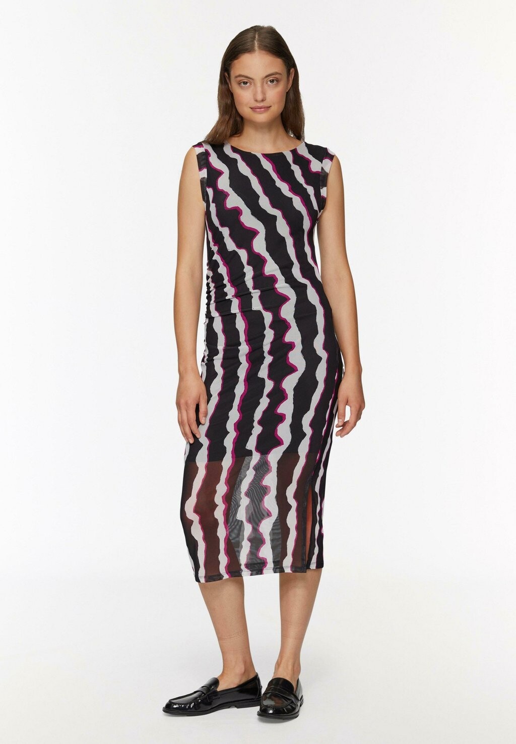 Платье-футляр MIT SEITLICHER RAFFUNG s.Oliver, черный
Платье-футляр MIT SEITLICHER RAFFUNG s.Oliver, черный