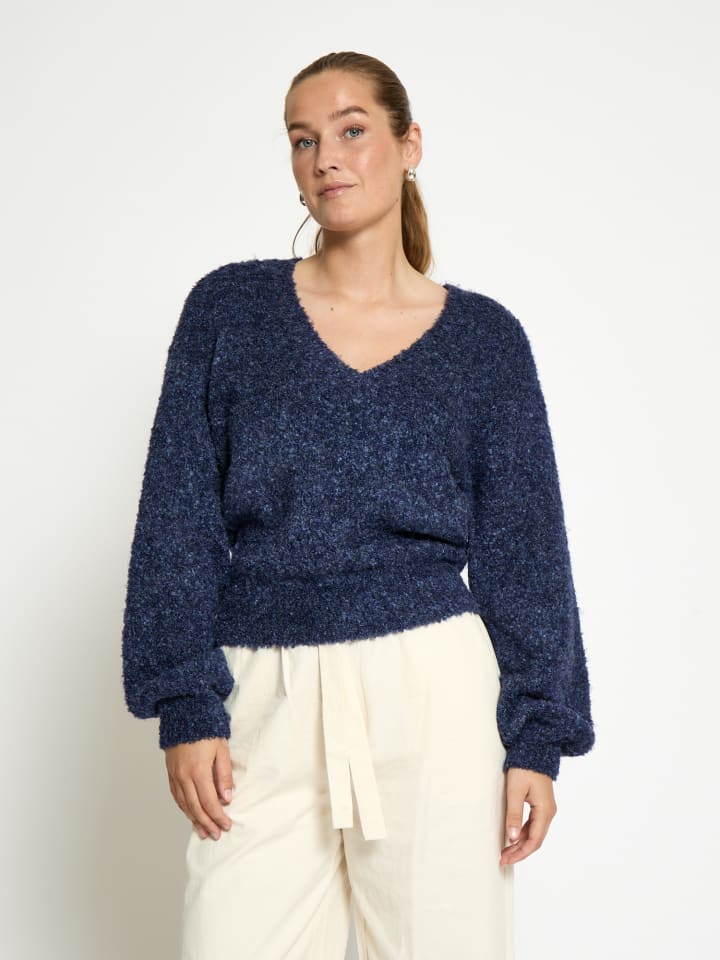 Свитер в SKY CAPTAIN minus
Свитер в SKY CAPTAIN minus