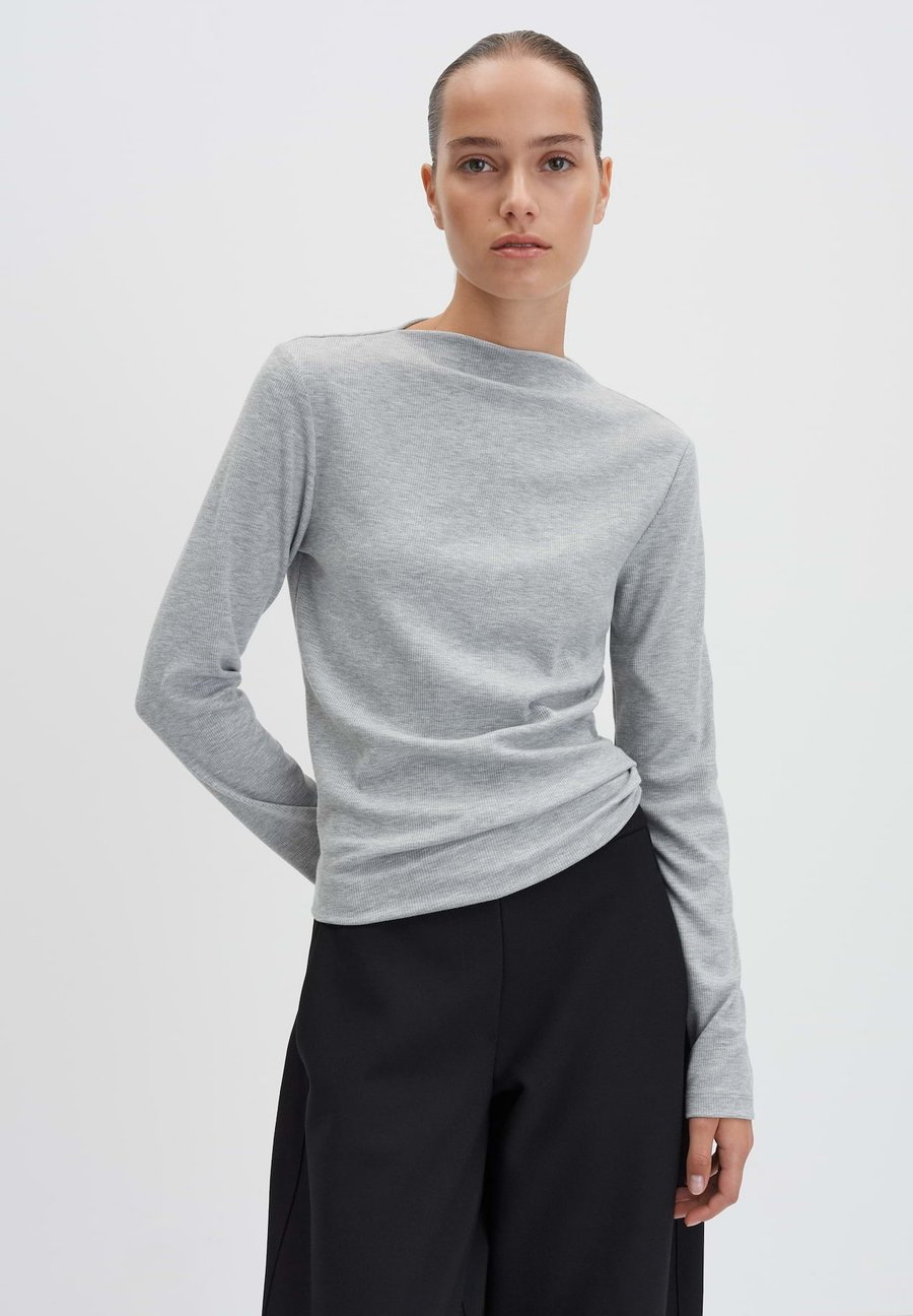 Топ someday. RIBBED SLIM FIT, Hazy Fog Melange/Grey
Топ someday. RIBBED SLIM FIT, Hazy Fog Melange/Grey