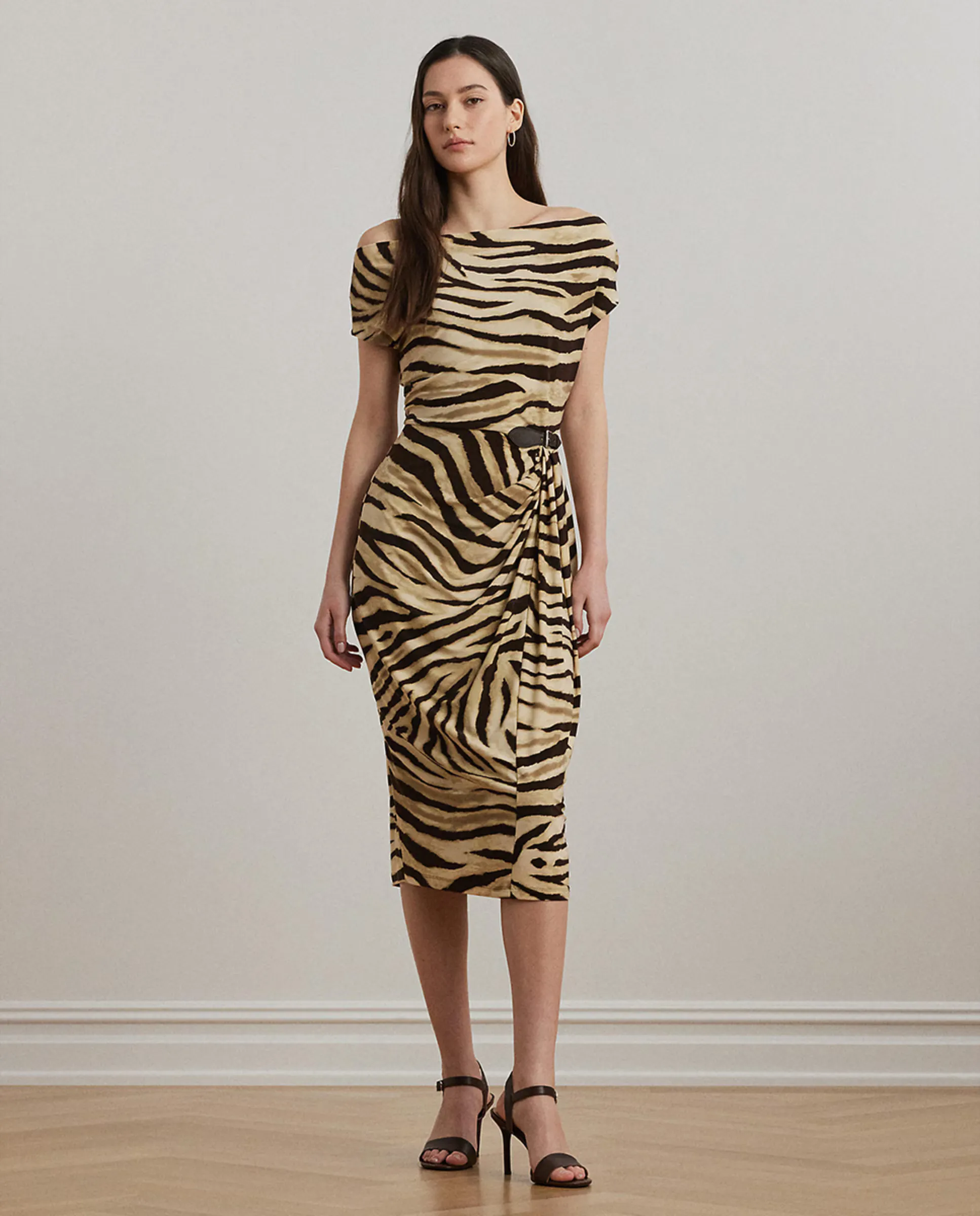 Платье миди с асимметричным воротником и принтом Lauren Ralph Lauren, кремовый
Платье миди с асимметричным воротником и принтом Lauren Ralph Lauren, кремовый