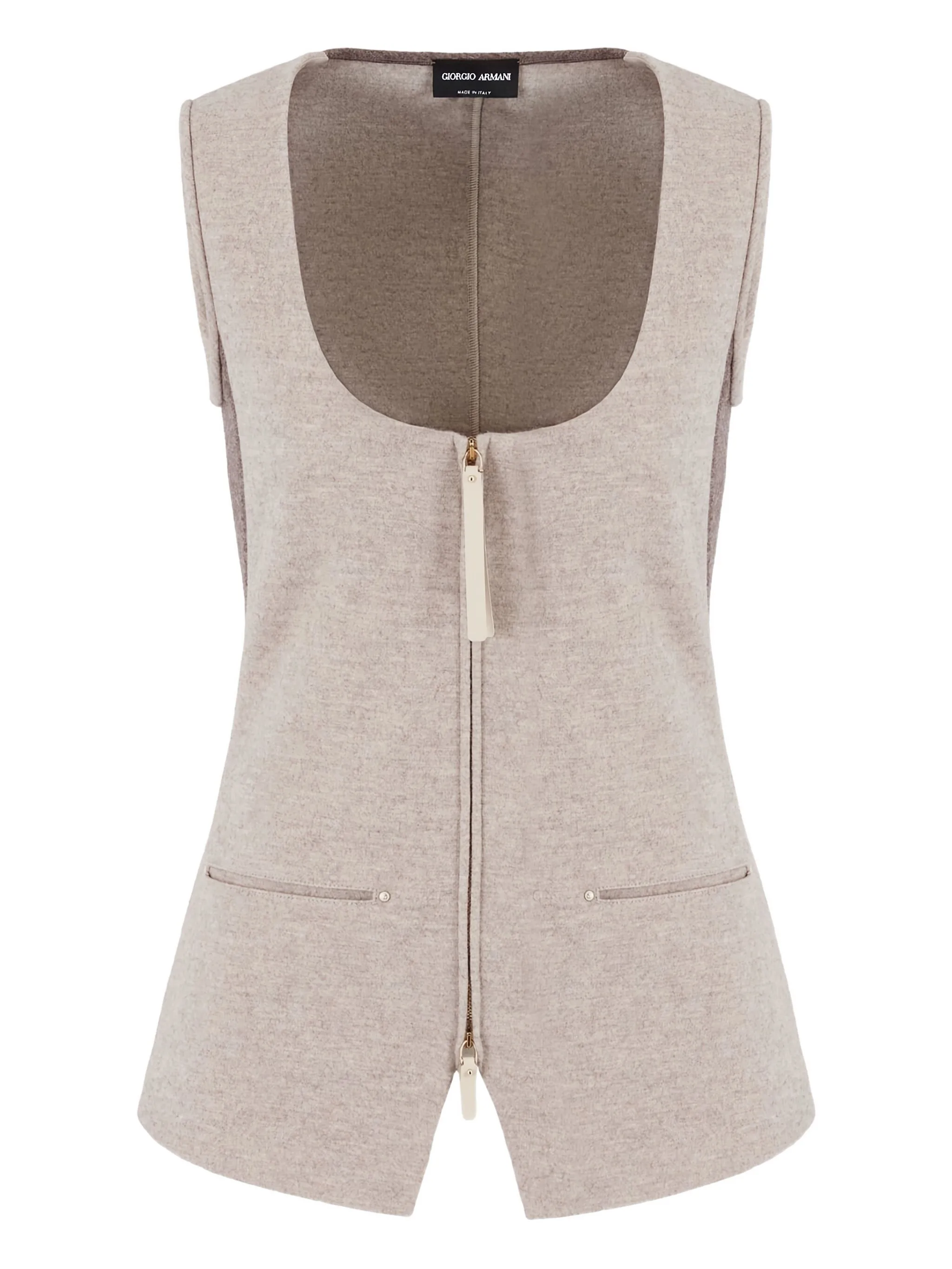 Жилет на молнии с U-образным вырезом Giorgio Armani, бежевый
Жилет на молнии с U-образным вырезом Giorgio Armani, бежевый